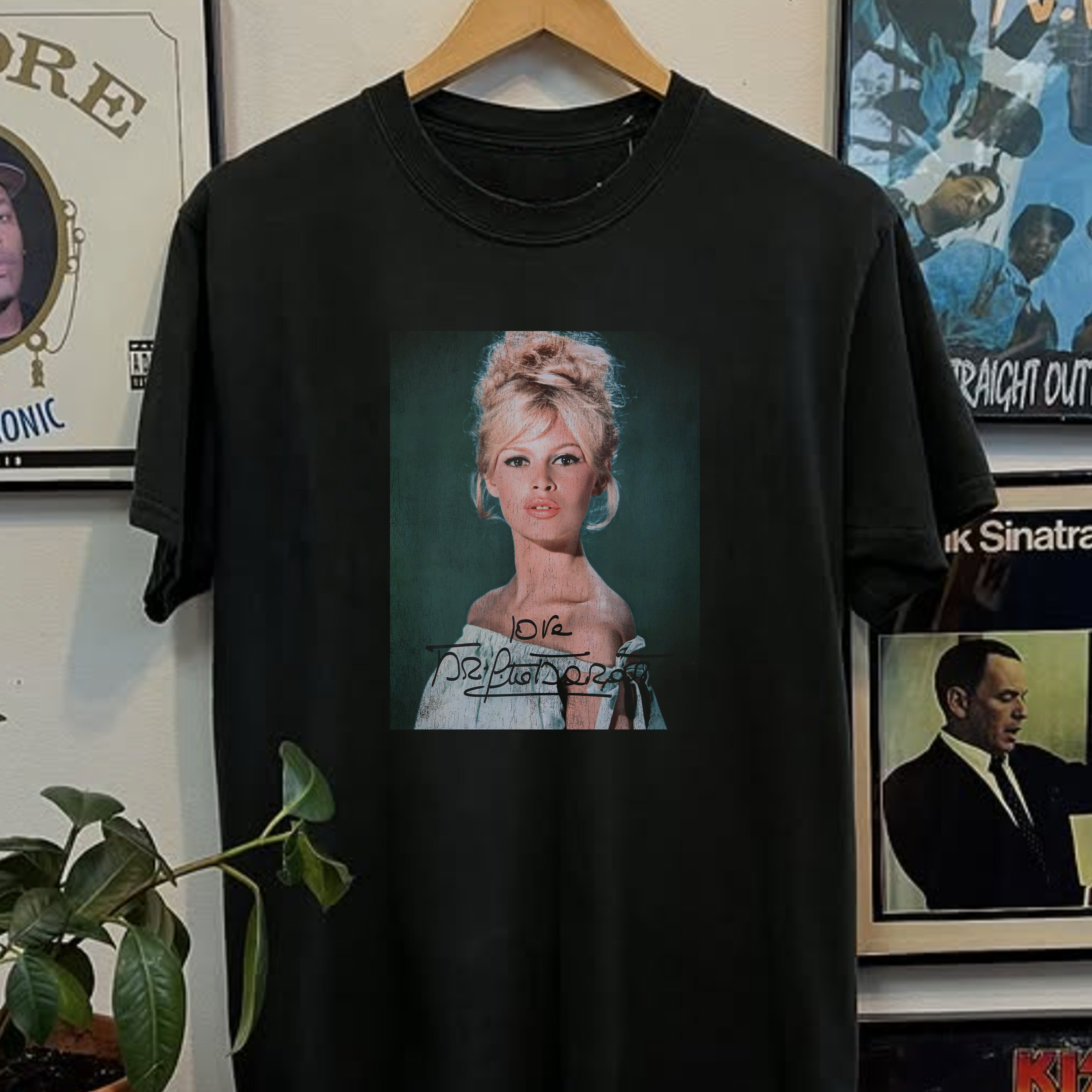 Vintage Rare Bridgitte Bardot Washed Black Graphic Graphic T-Shirt