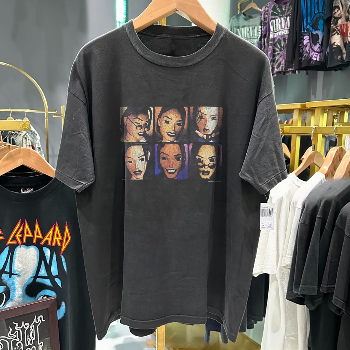 Vintage Tomb Raider Lara Croft 2001 Promo Vintage Washed Black Graphic T-Shirt