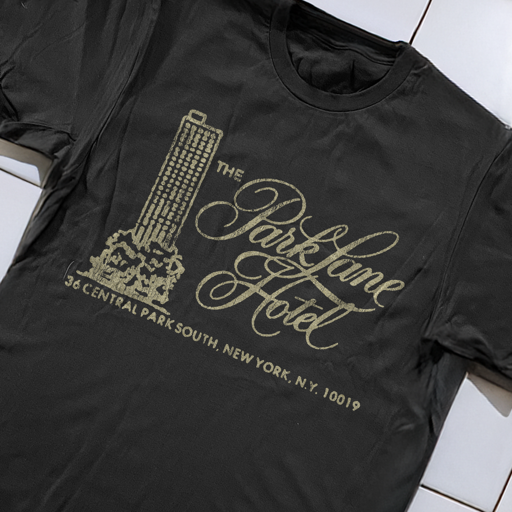 Vintage 90s Park Lane New York Hotel Rare Washed White Graphic T-Shirt
