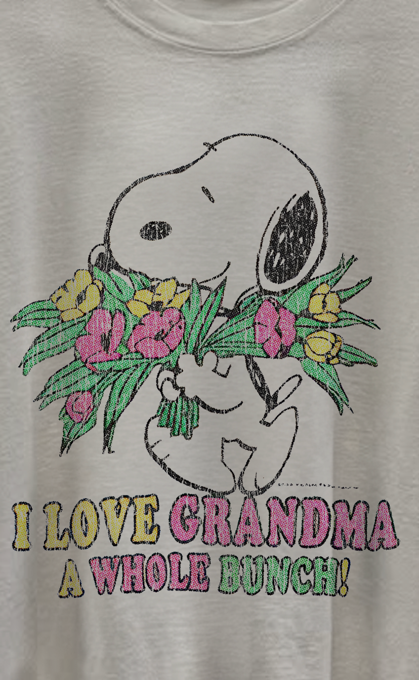 Vintage Snoopy I Love Grandma Washed White Graphic Graphic T-Shirt